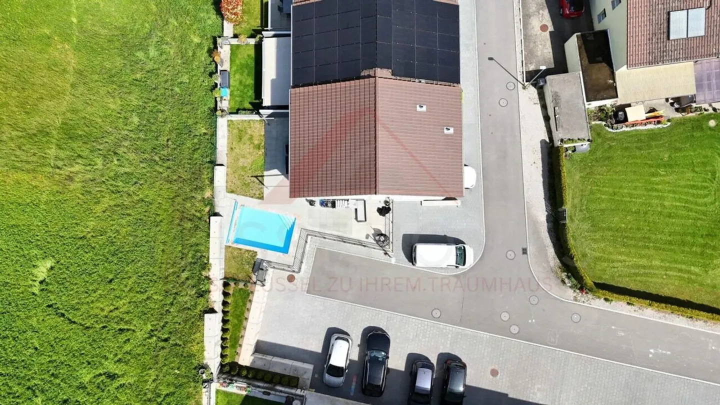 Casa a schiera 5.5 camere nuova con piscina e ampio terreno - Foto 20 di 20