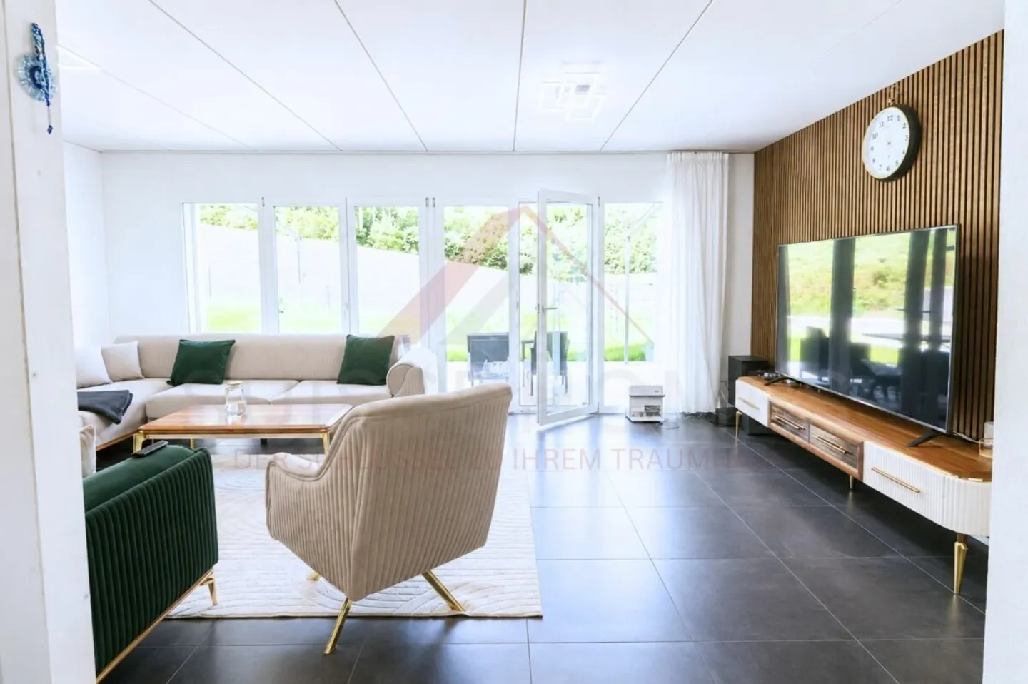 Casa a schiera 5.5 camere nuova con piscina e ampio terreno - Foto 4 di 20