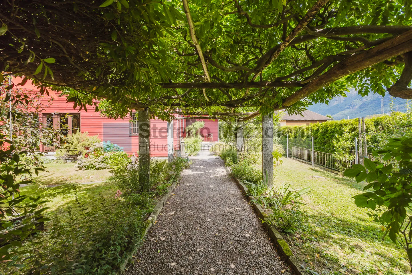 Per amanti dei cavalli - casa mq 190 abitabili - stalla e pascolo - Foto 1 di 23