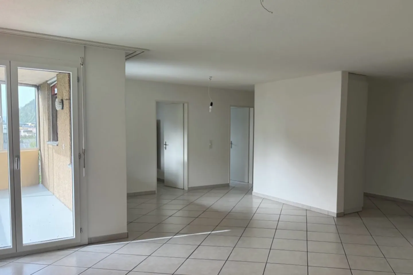 Gemütliches zuhause für eine Familie in Stans: Charmante und Grosszügige 4 ½-Zimmerwohnung - Foto 4 von 4