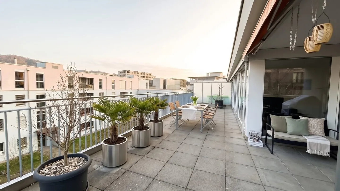 Appartement en attique avec terrasse spacieuse - Photo 9 sur 9