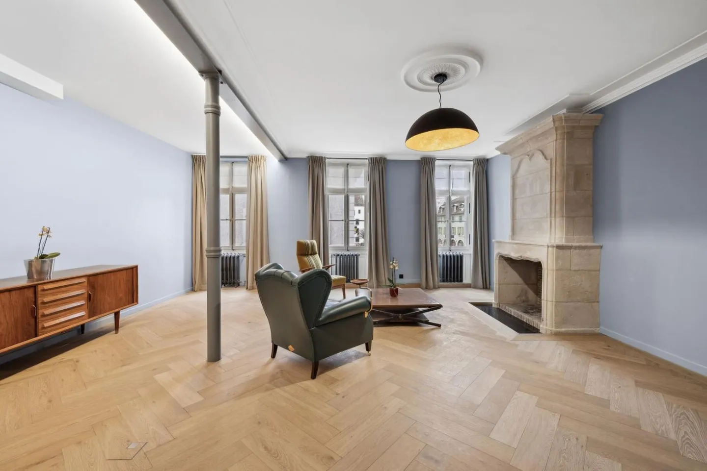 9,5-Zimmer-Haus - Foto 1 von 11