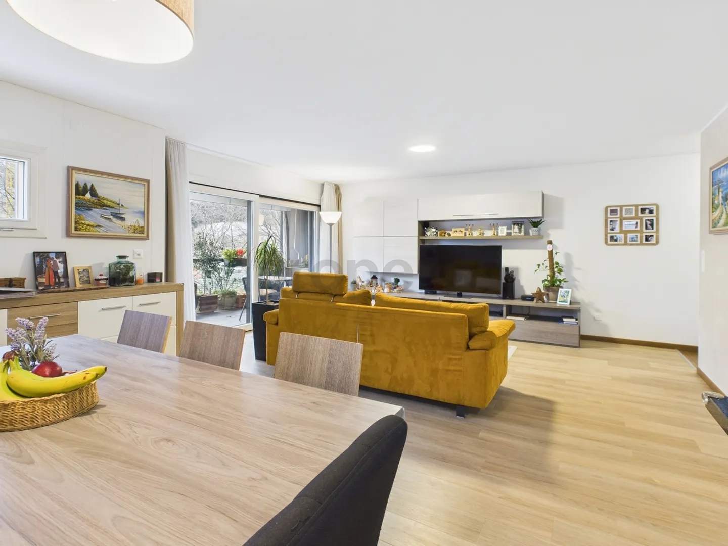 Elegante Appartamento nel Cuore di Lugano: Comfort e Stile in Posizione Privilegiata - Photo 2 of 10