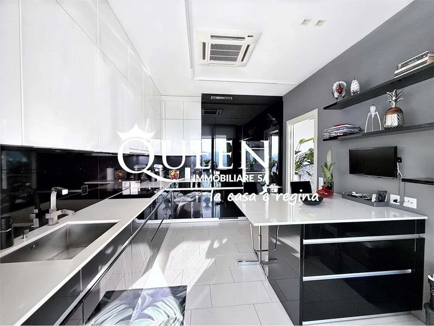 Aldesago: Penthouse 5.5 Zimmer, 320 qm, Dachterrasse, Jacuzzi, Seeblick - Foto 8 von 13