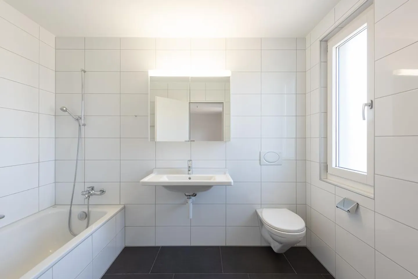 Appartamento attico attraente di 4,5 locali in affitto in un quartiere tranquillo - Foto 6 di 11