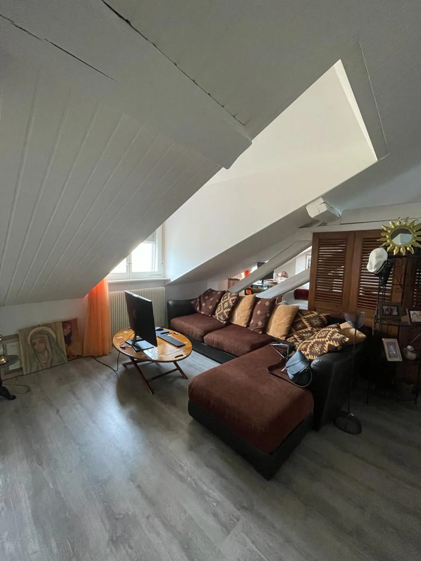 Charmant appartement sous les combles de 3 pièces au 4ème étage - Photo 2 sur 7