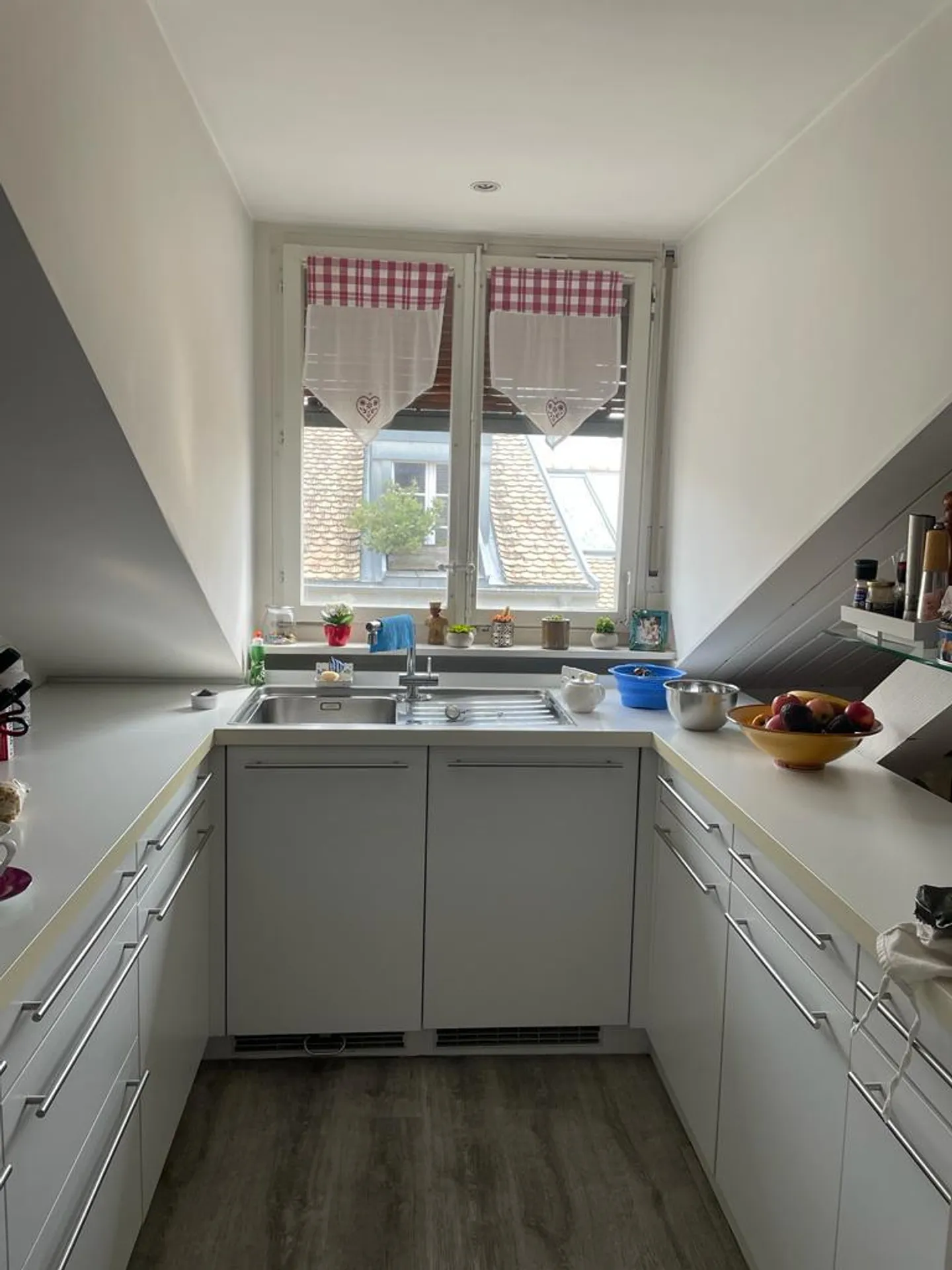 Charmant appartement sous les combles de 3 pièces au 4ème étage - Photo 5 sur 7