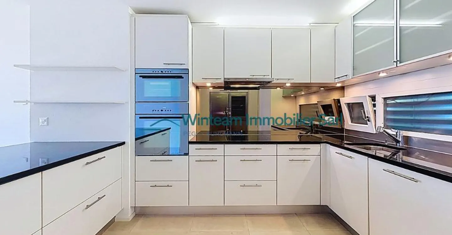 Duplex 4.5 Zimmer - Balkon, Terrasse und 80 m² privater Garten - Foto 3 von 12