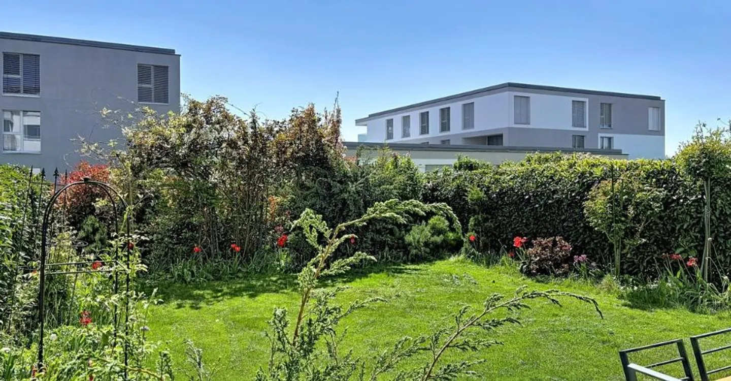 Duplex 4.5 Zimmer - Balkon, Terrasse und 80 m² privater Garten - Foto 11 von 12