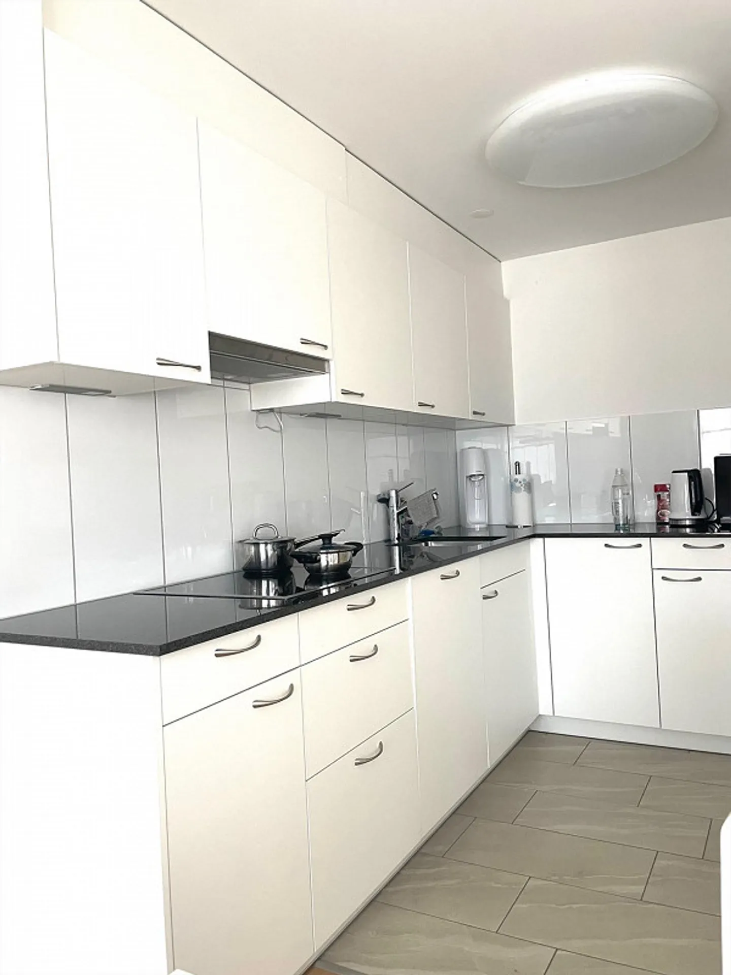 Bella appartamento di 2,5 stanze in affitto - Foto 7 di 16