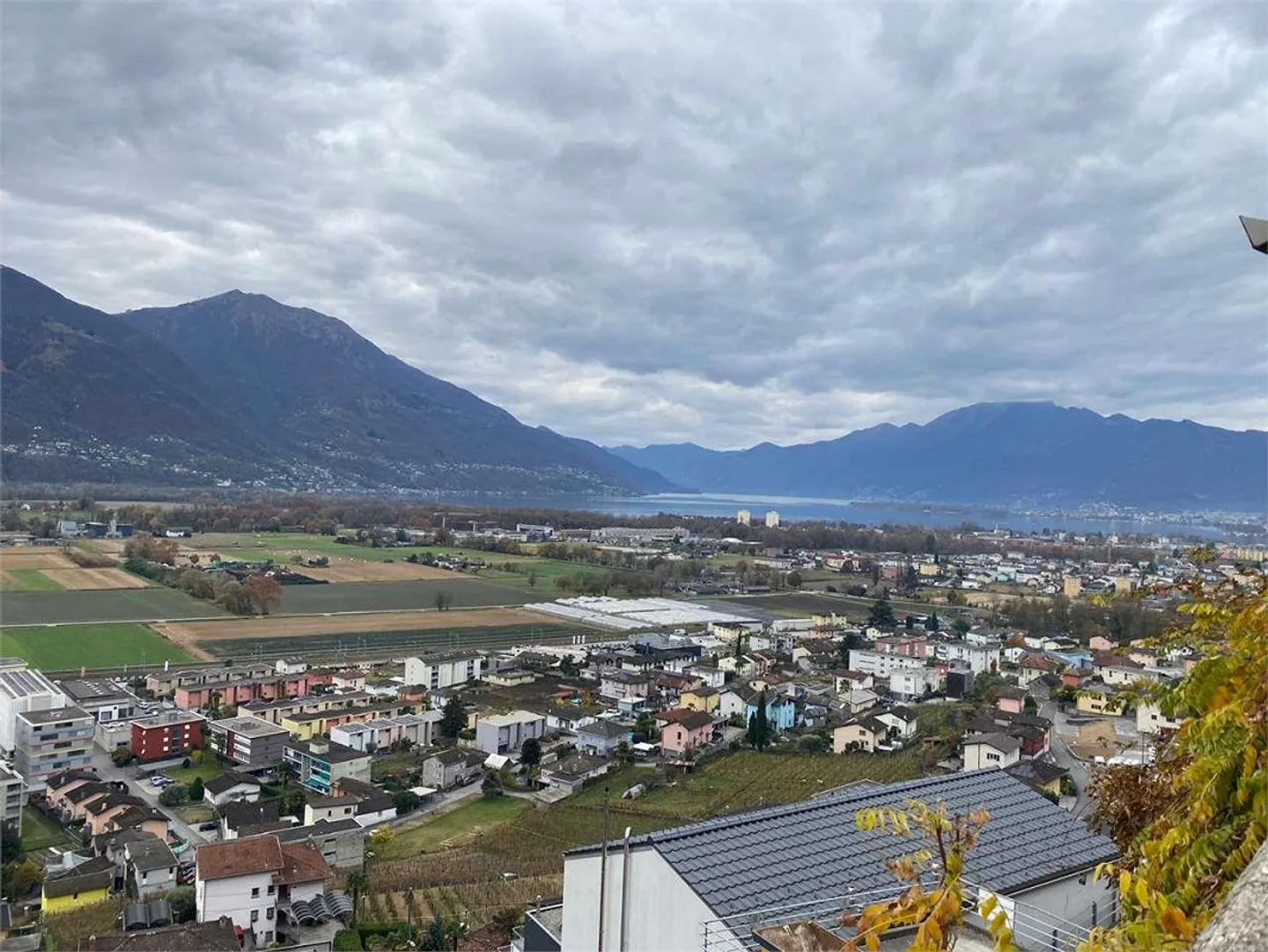 Gordola en position collinaire, moderne et lumineux 4,5 pièces avec vue - Photo 3 sur 13