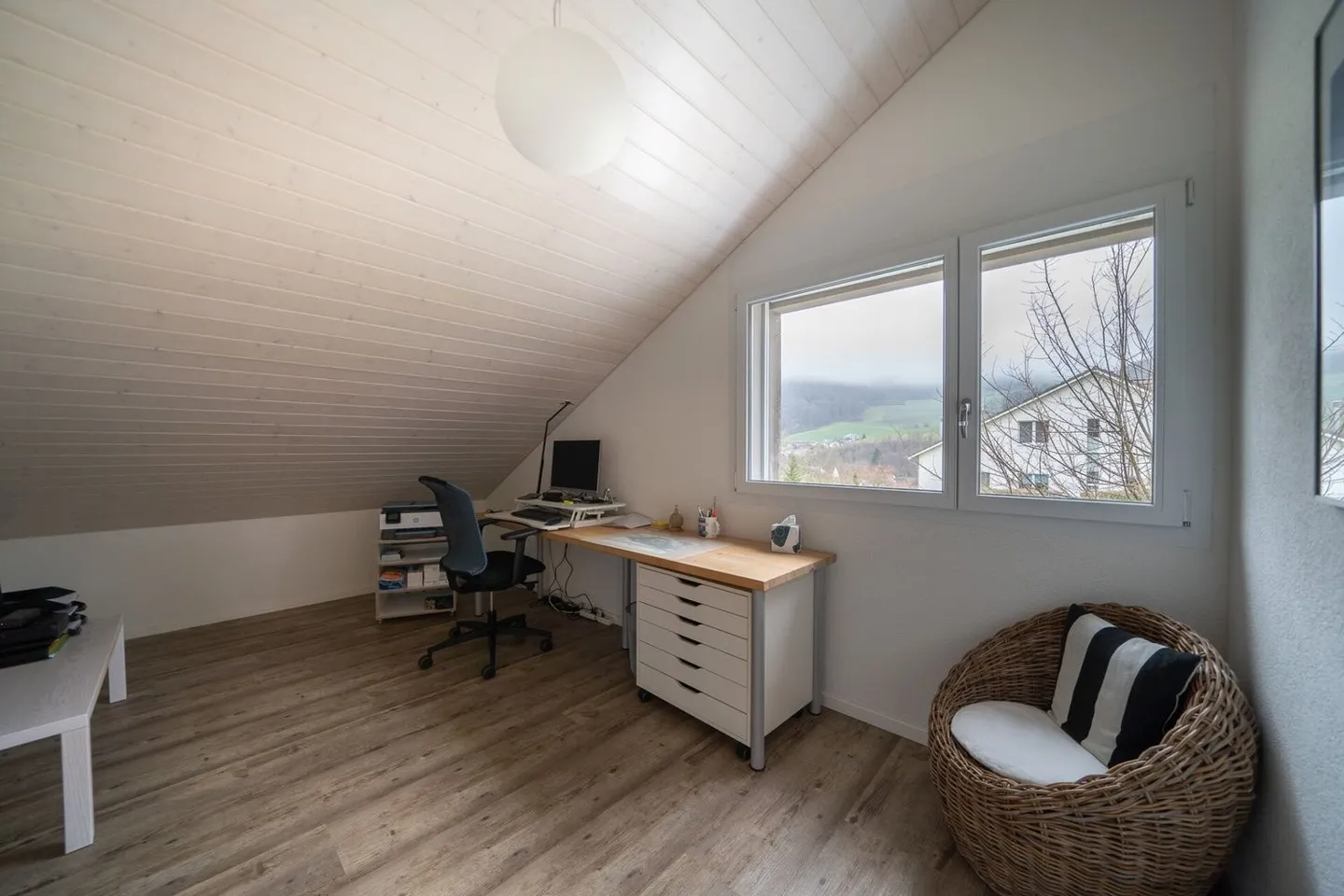 Modernes Zuhause mit traumhafter Aussicht - Foto 4 von 13