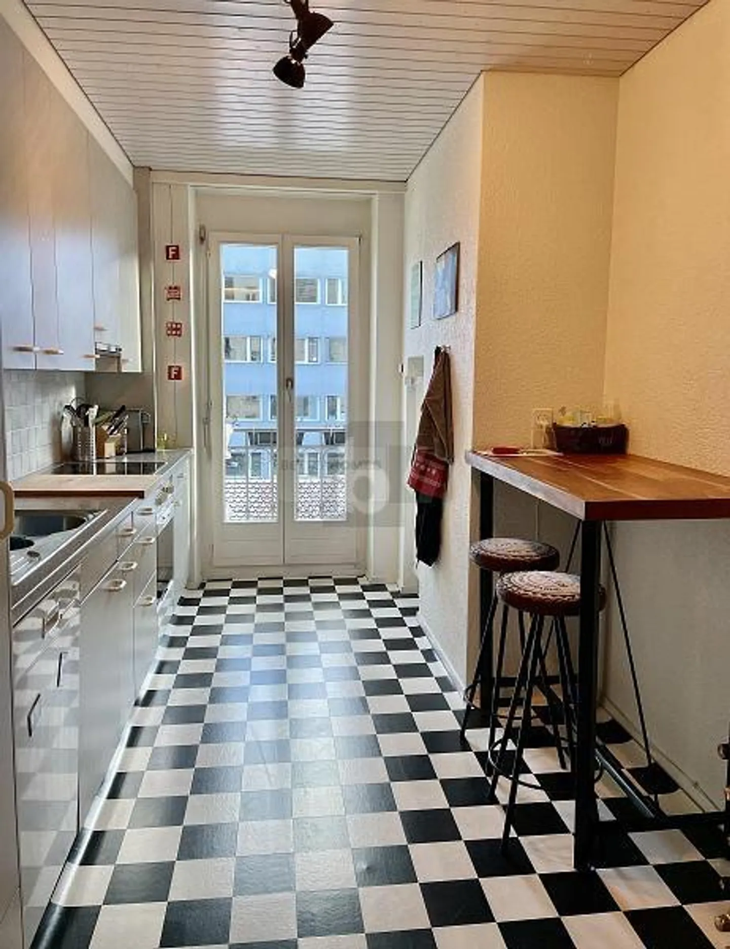 SPAZIOSO E SITUATO CENTRALMENTE - Foto 3 di 6
