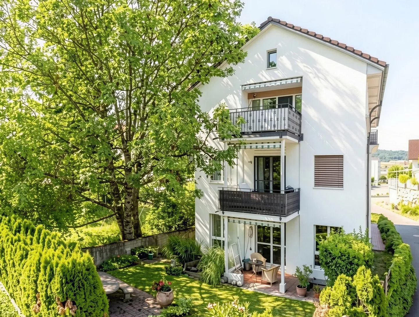 Maison multi-familiale avec jardin - Photo 3 sur 13