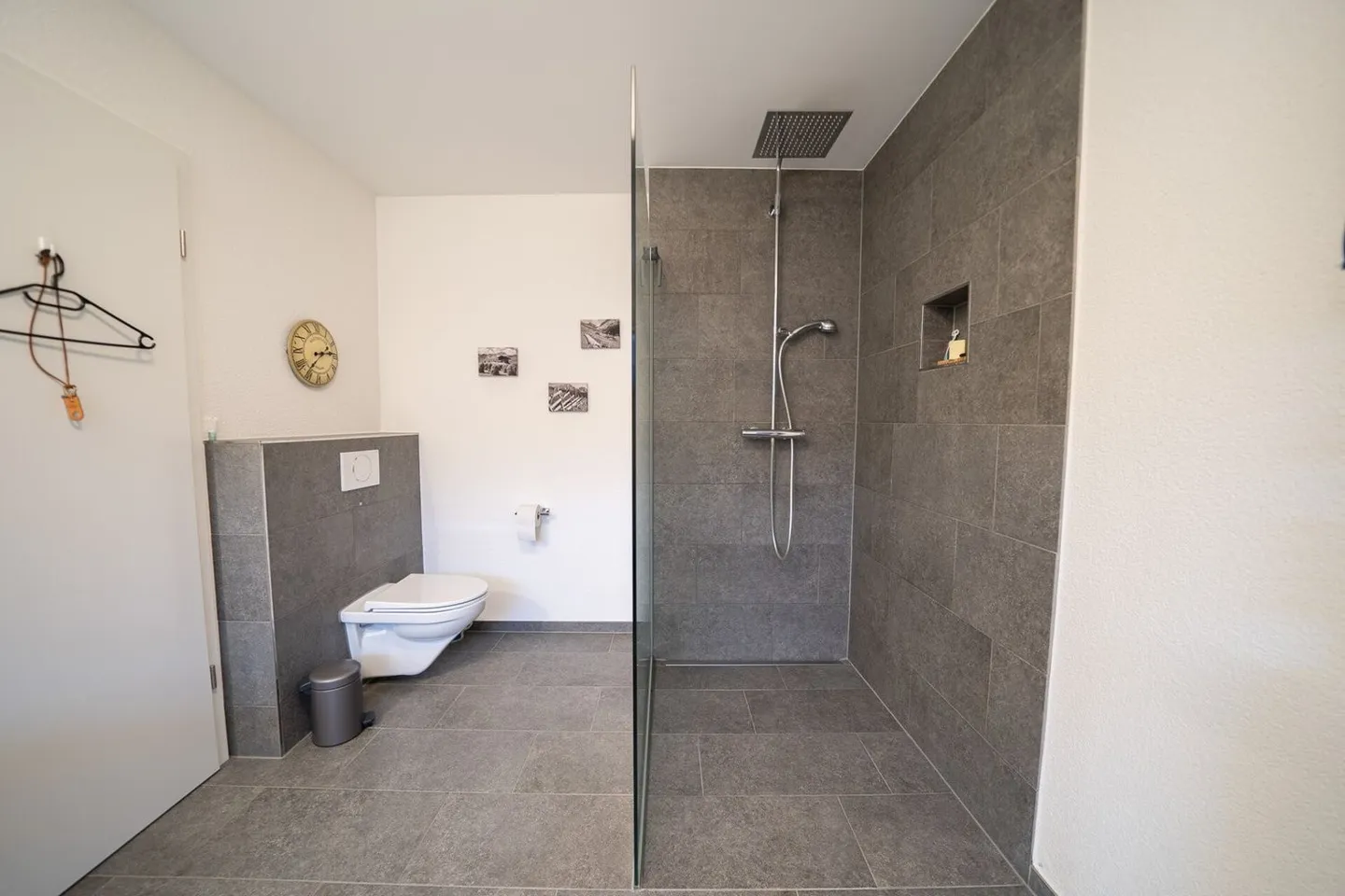 Modernes Zuhause mit traumhafter Aussicht - Foto 8 von 13