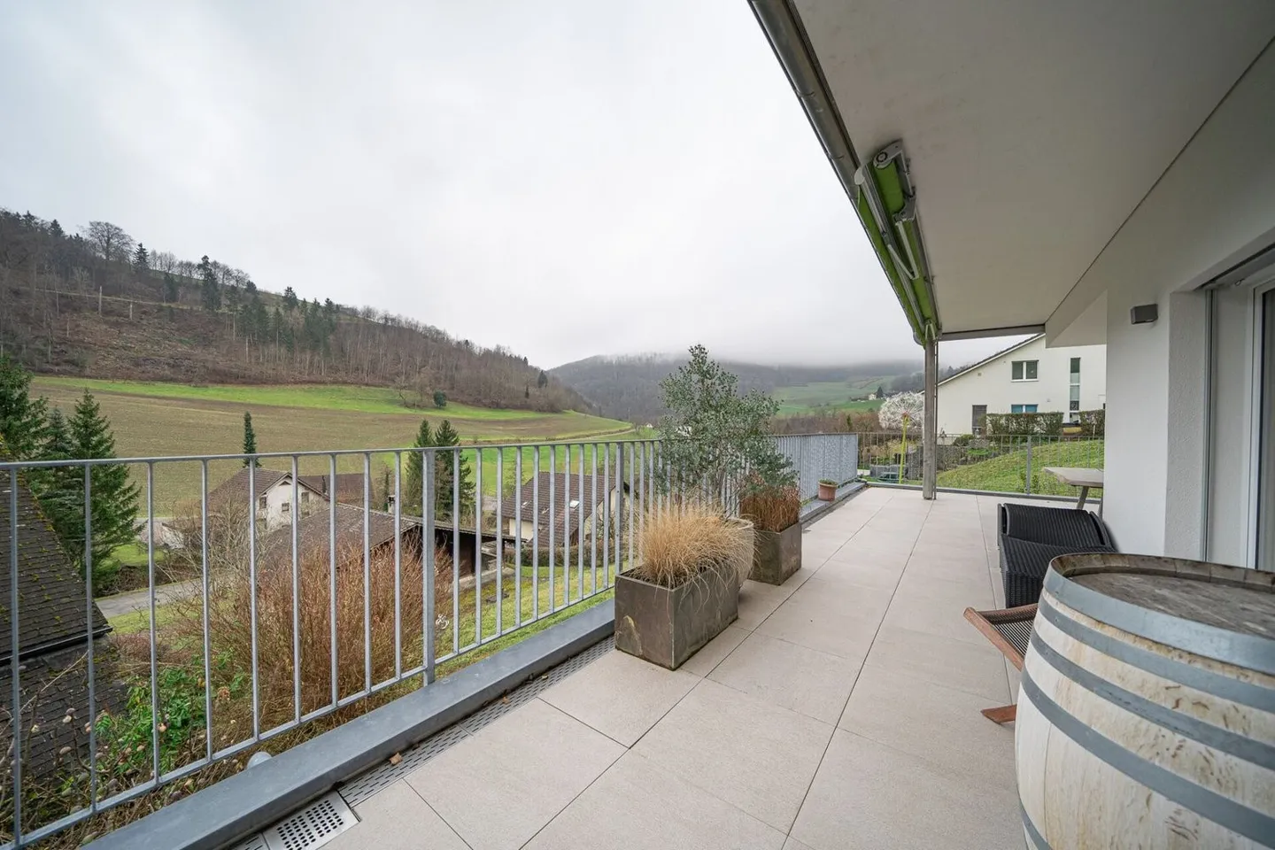 Modernes Zuhause mit traumhafter Aussicht - Foto 9 von 13