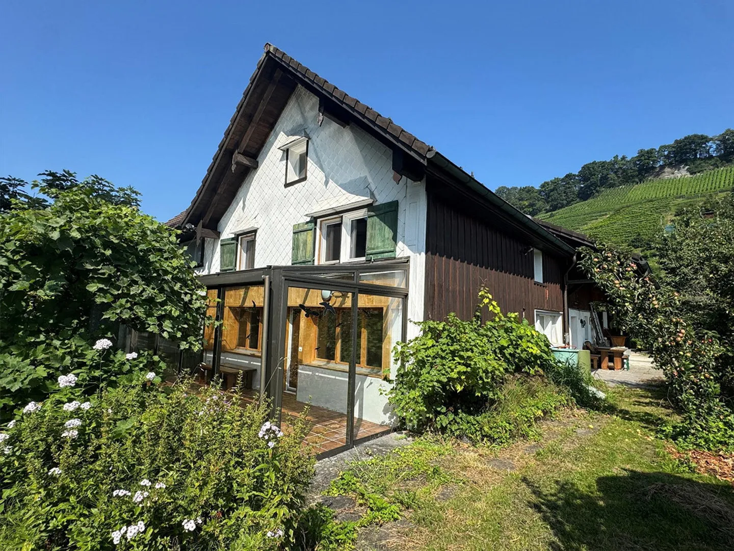 Vivre dans le vert - Charmante maison avec grand jardin paradisiaque - Photo 4 sur 22