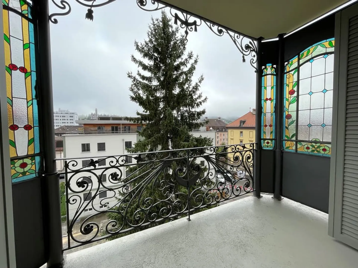 Appartement spacieux avec balcons - Photo 1 sur 12