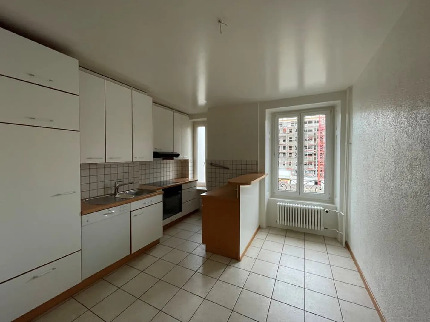 Appartement spacieux avec balcons - Photo 2 sur 12