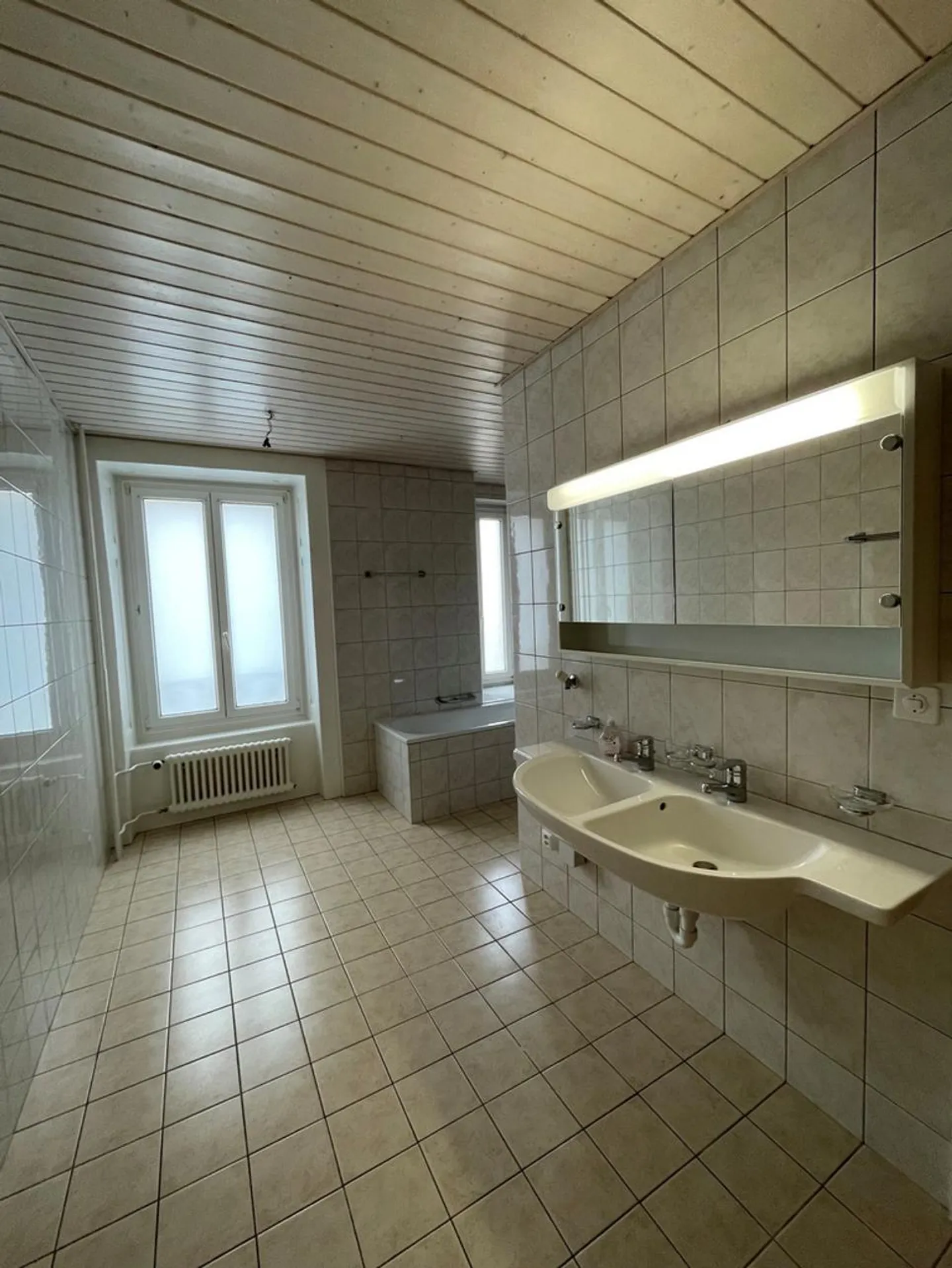 Appartement spacieux avec balcons - Photo 6 sur 12