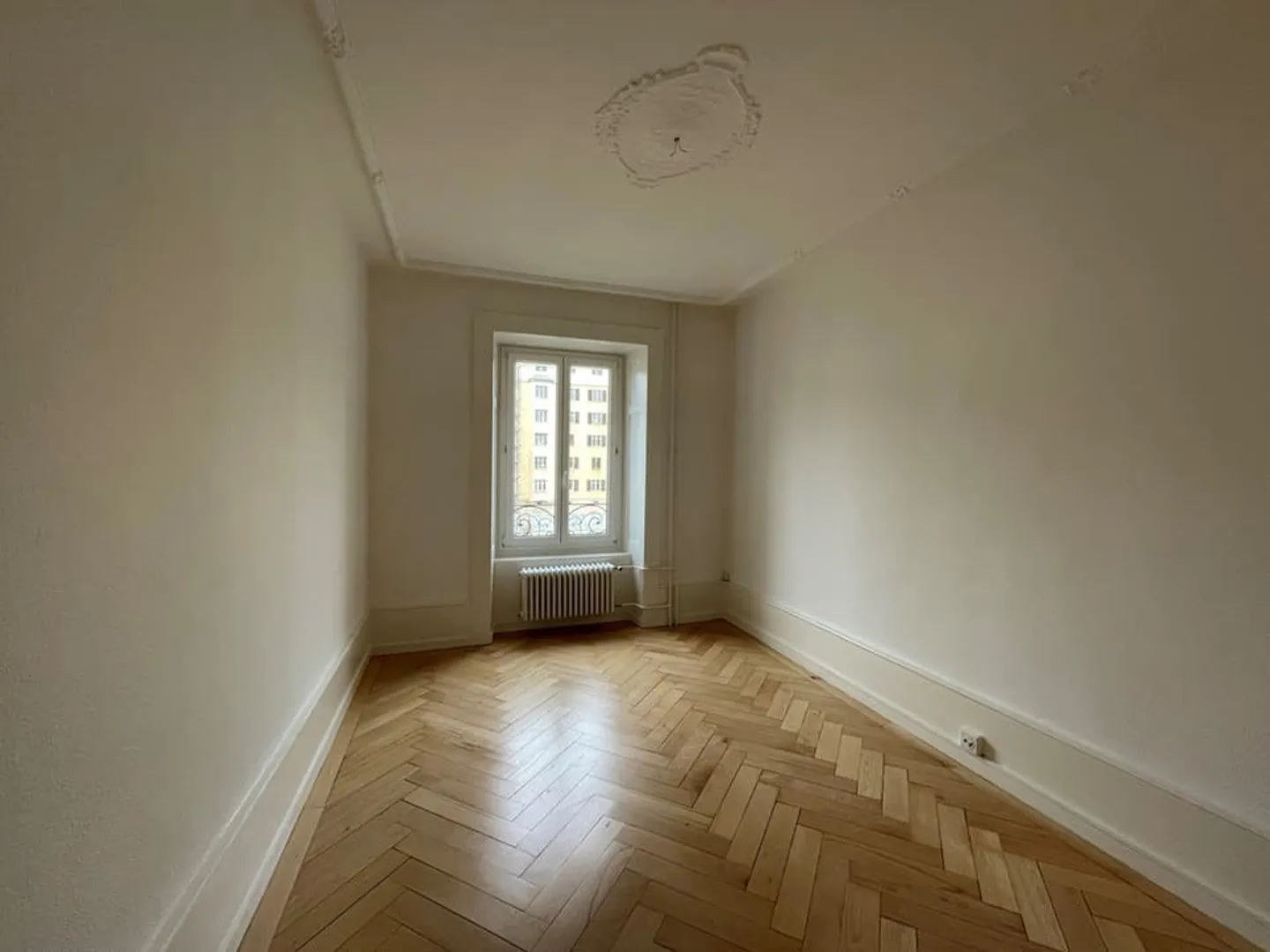 Appartement spacieux avec balcons - Photo 3 sur 12