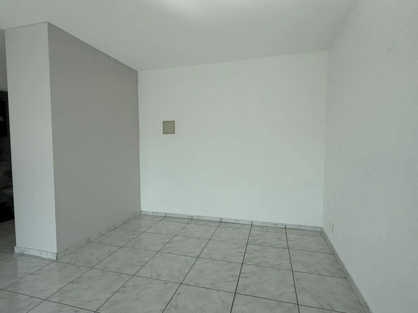 Vie compacte avec balcon vitré - Photo 3 sur 7