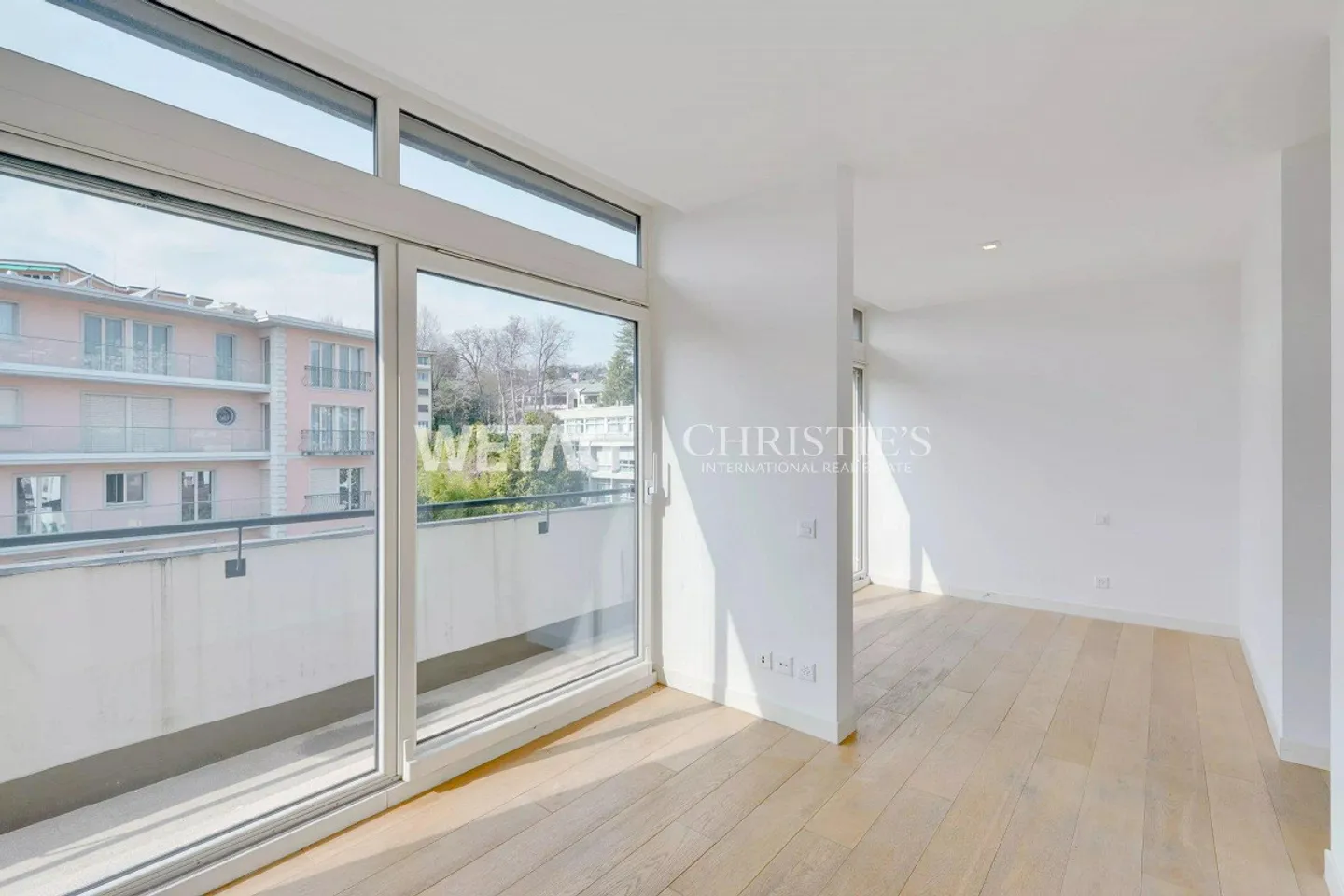 Lugano: Elegant Penthouse Apartment with City & Lake View - Possible as a Second Home - Photo 11 of 13