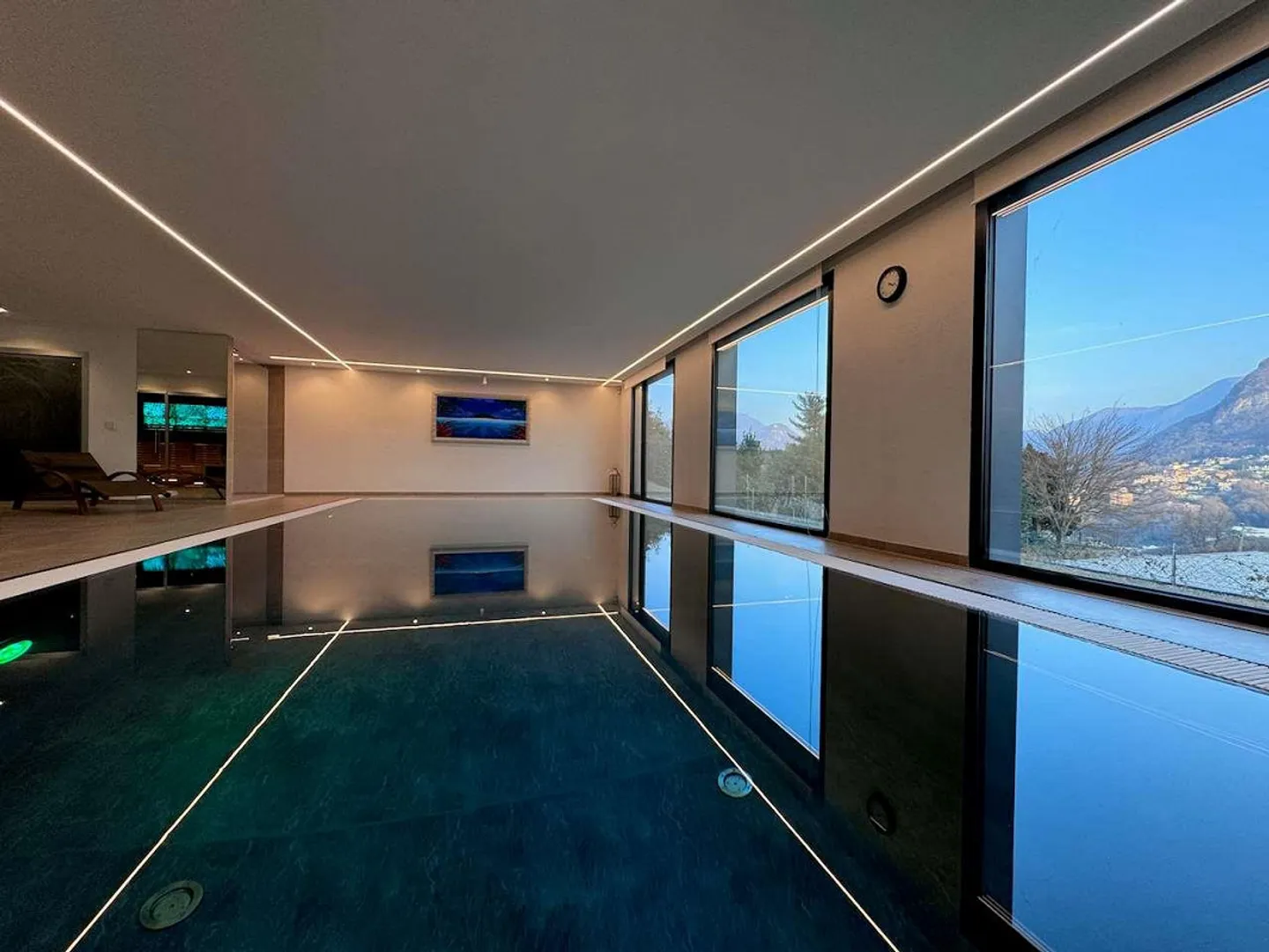 Villa ultra-moderna nei pressi di TASIS - Foto 1 di 13