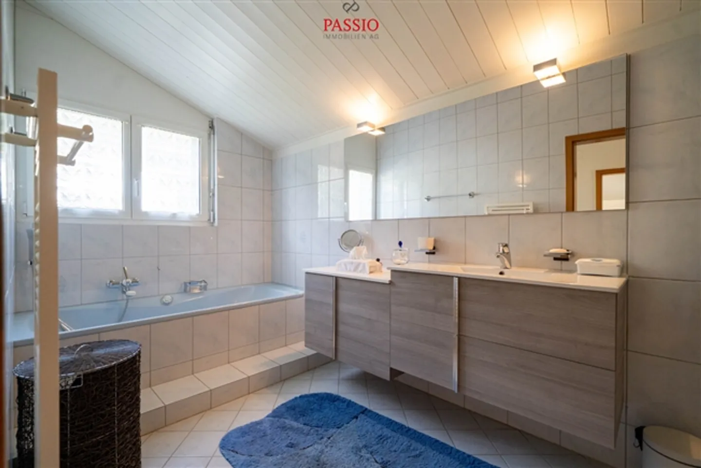 Casa unifamiliare ben tenuta di 5,5 stanze con piscina e grande giardino - Foto 17 di 20