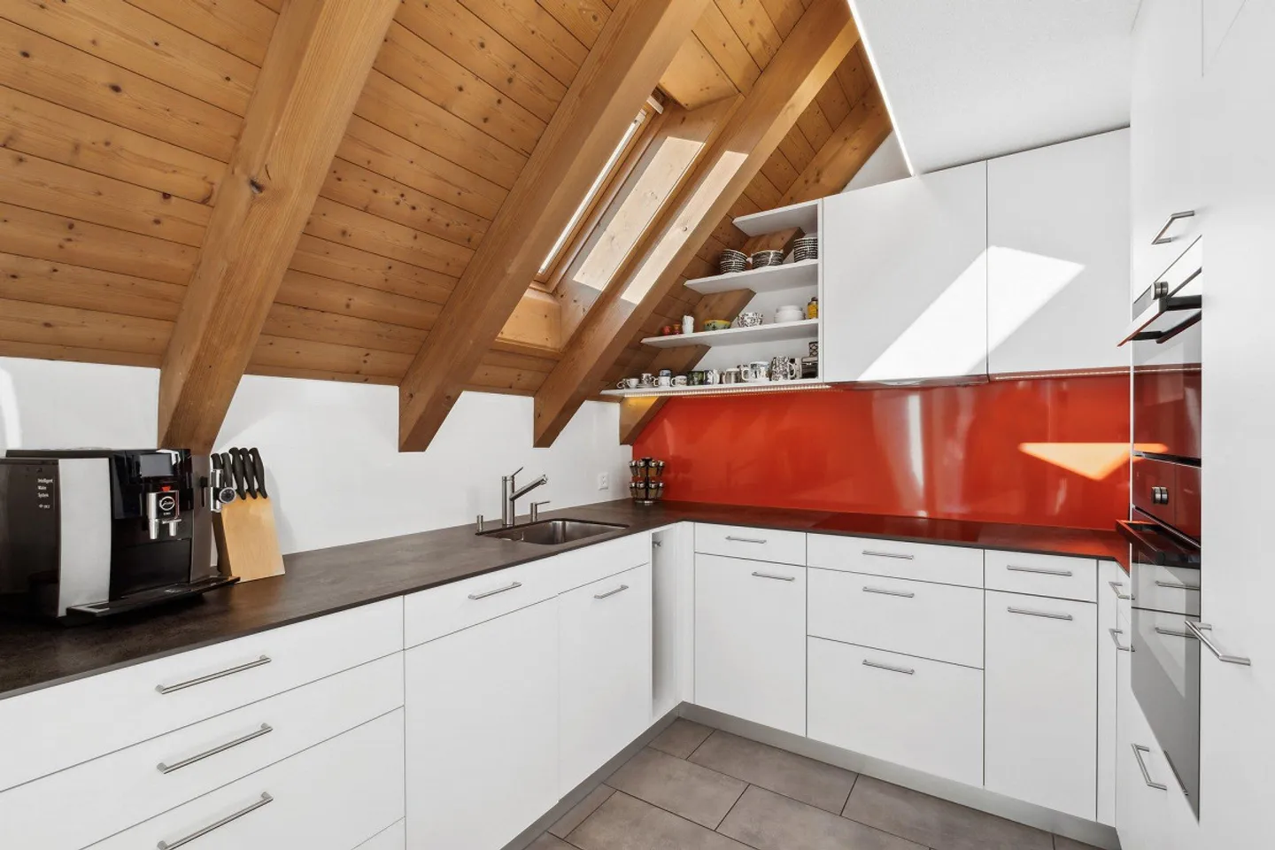 Confort maximal avec galerie, sauna et beaucoup de soleil - Photo 2 sur 4