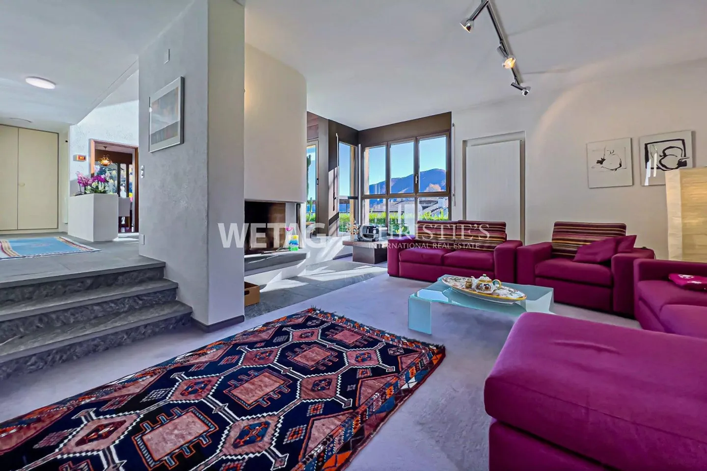 Villa élégante et moderne avec piscine intérieure à vendre à Crana, également ... - Photo 4 sur 13