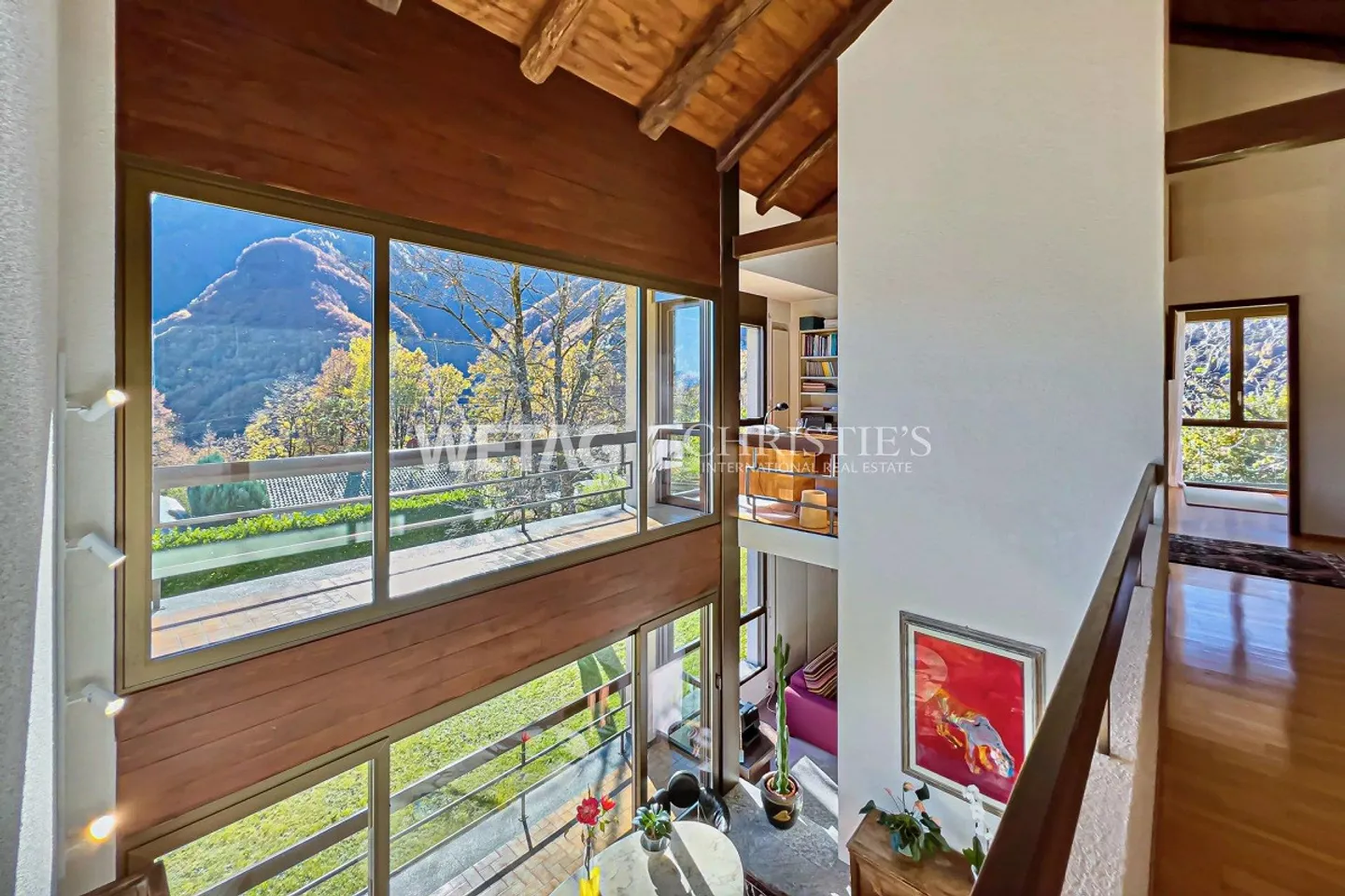 Villa élégante et moderne avec piscine intérieure à vendre à Crana, également ... - Photo 9 sur 13