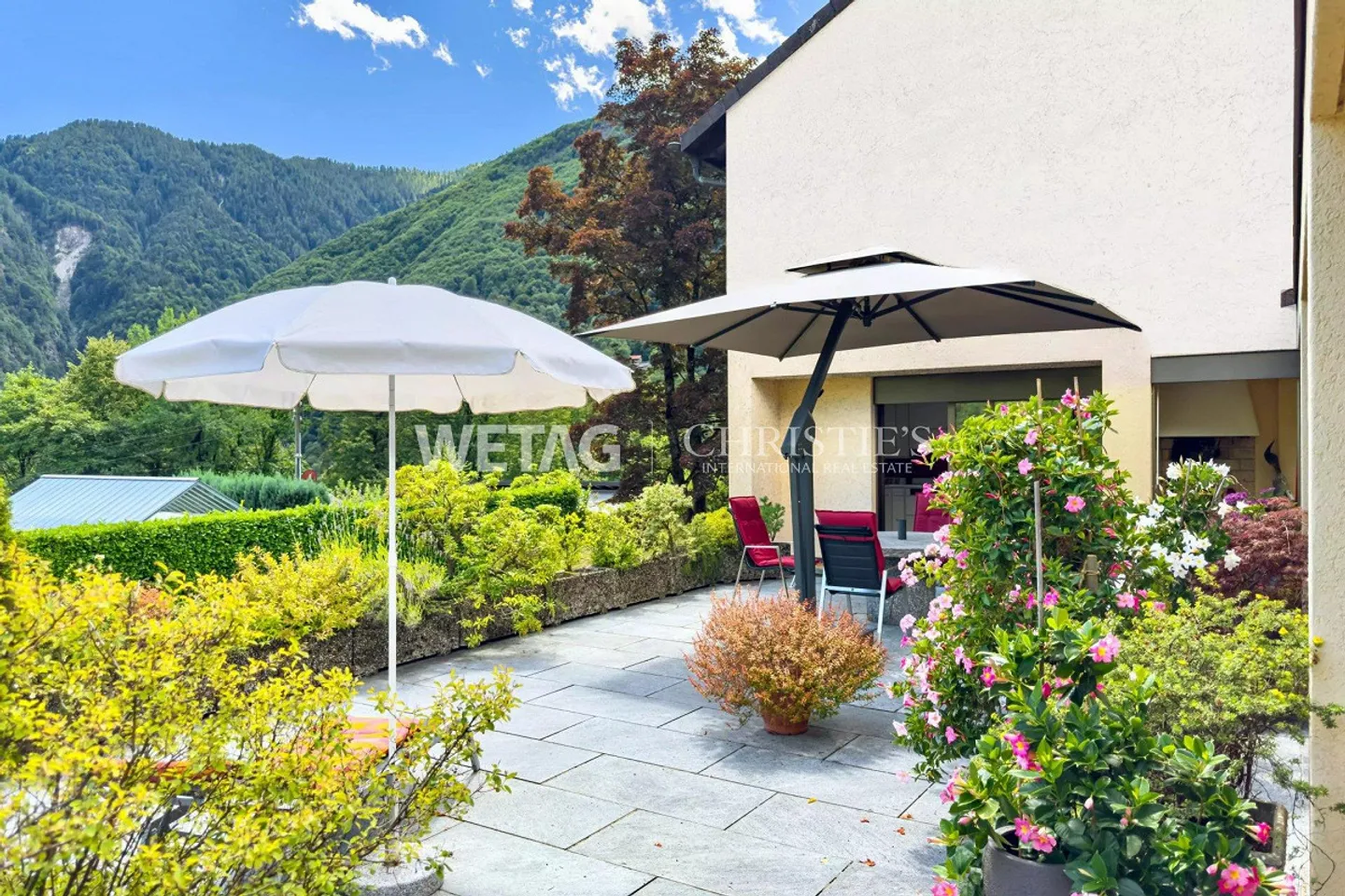 Villa élégante et moderne avec piscine intérieure à vendre à Crana, également ... - Photo 11 sur 13