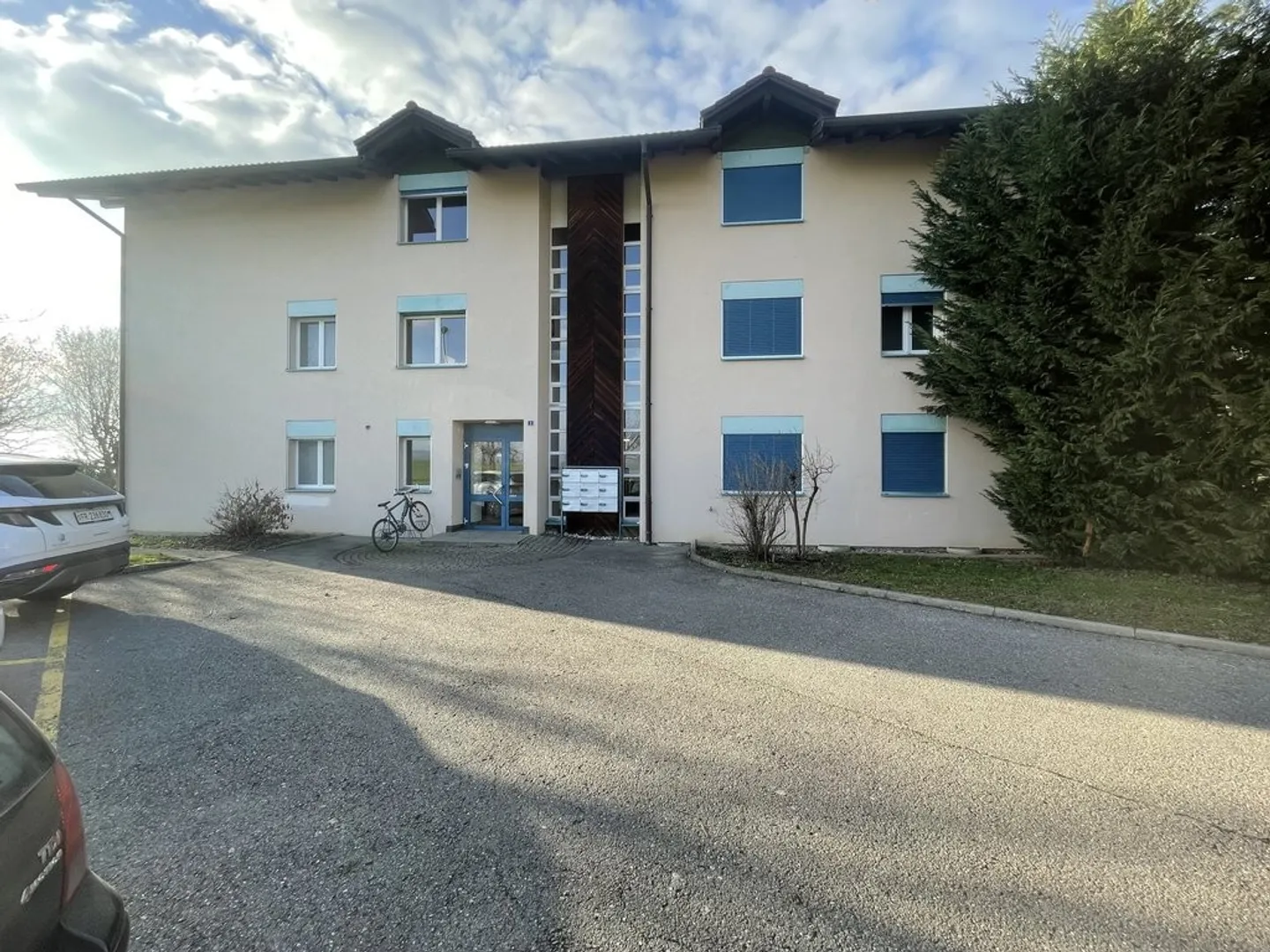 CORMEROD (DE) - 2,5 Zimmer im 1. Stock - Foto 1 von 8