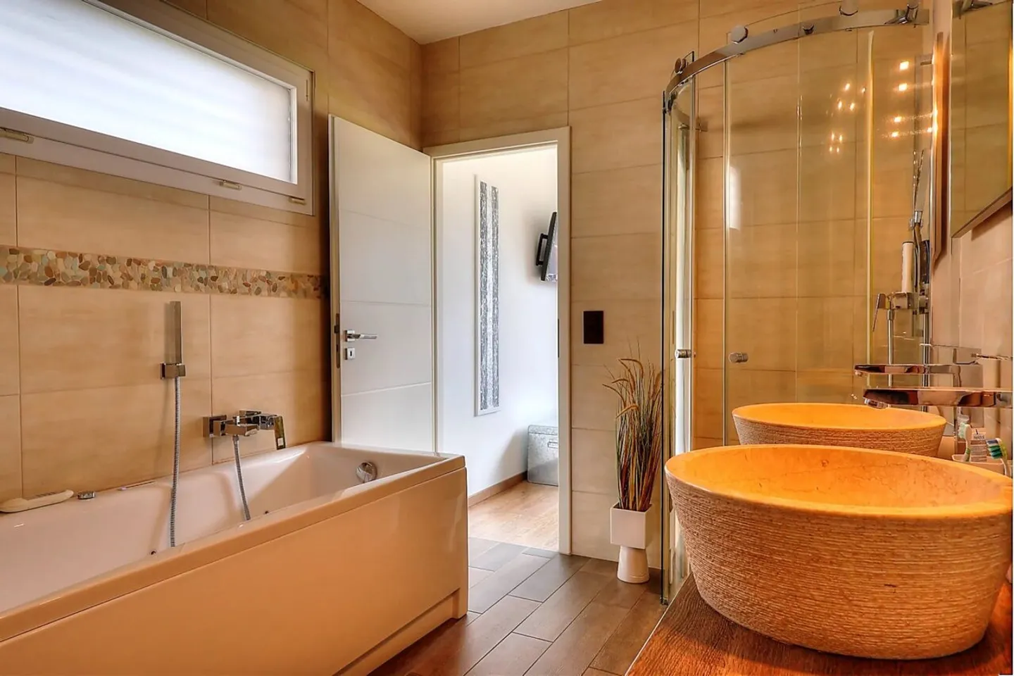 Magnifica villa indipendente nel cuore di un quartiere residenziale di alto livello - Foto 8 di 8