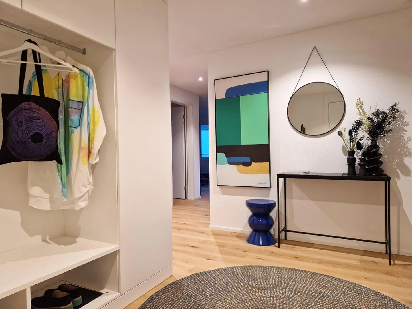 Newly built apartment with two balconies and lake view - Photo 7 of 14