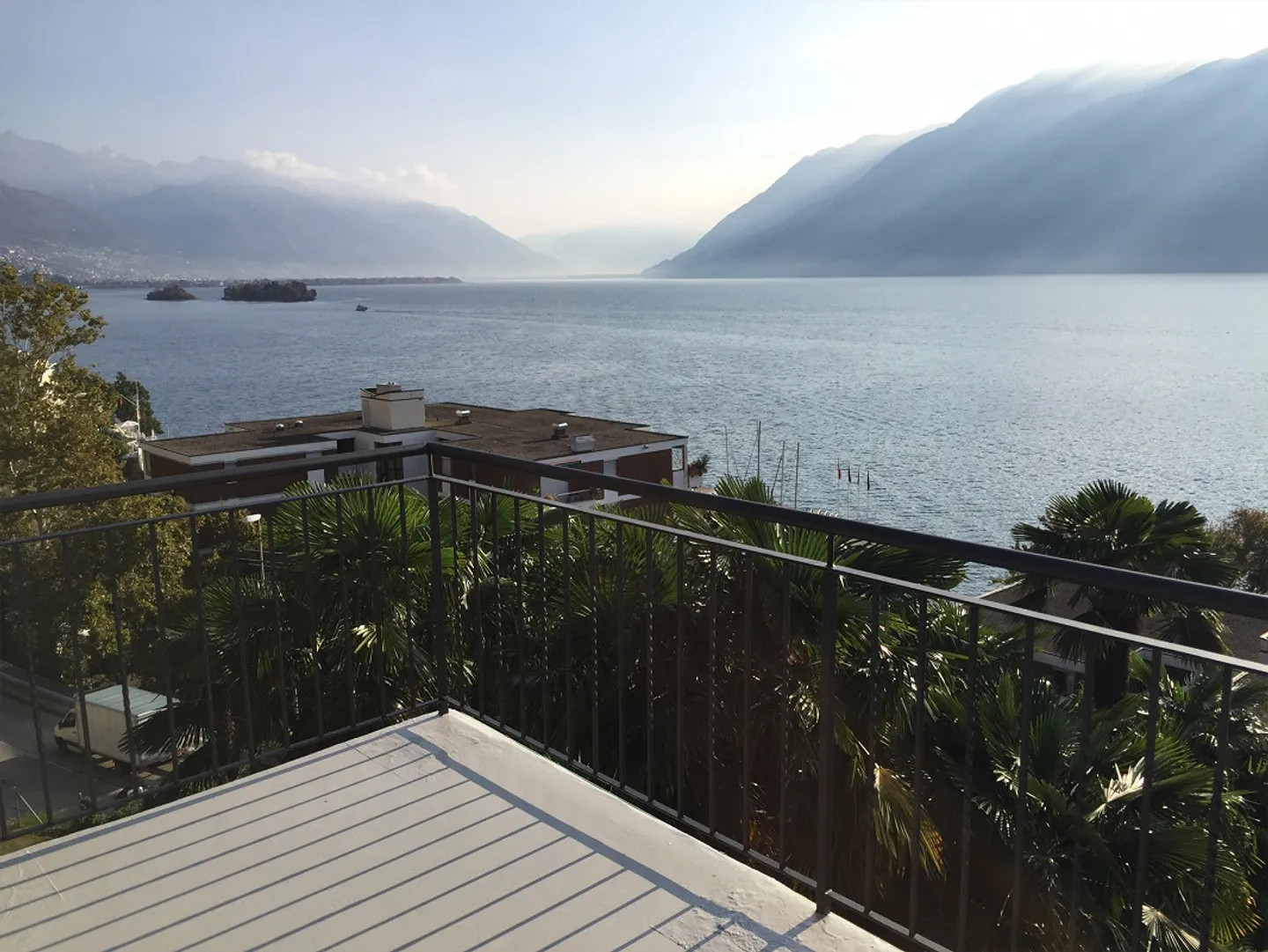Brissago; 2.5 Dachwohnung mit Terrasse - Foto 1 von 16