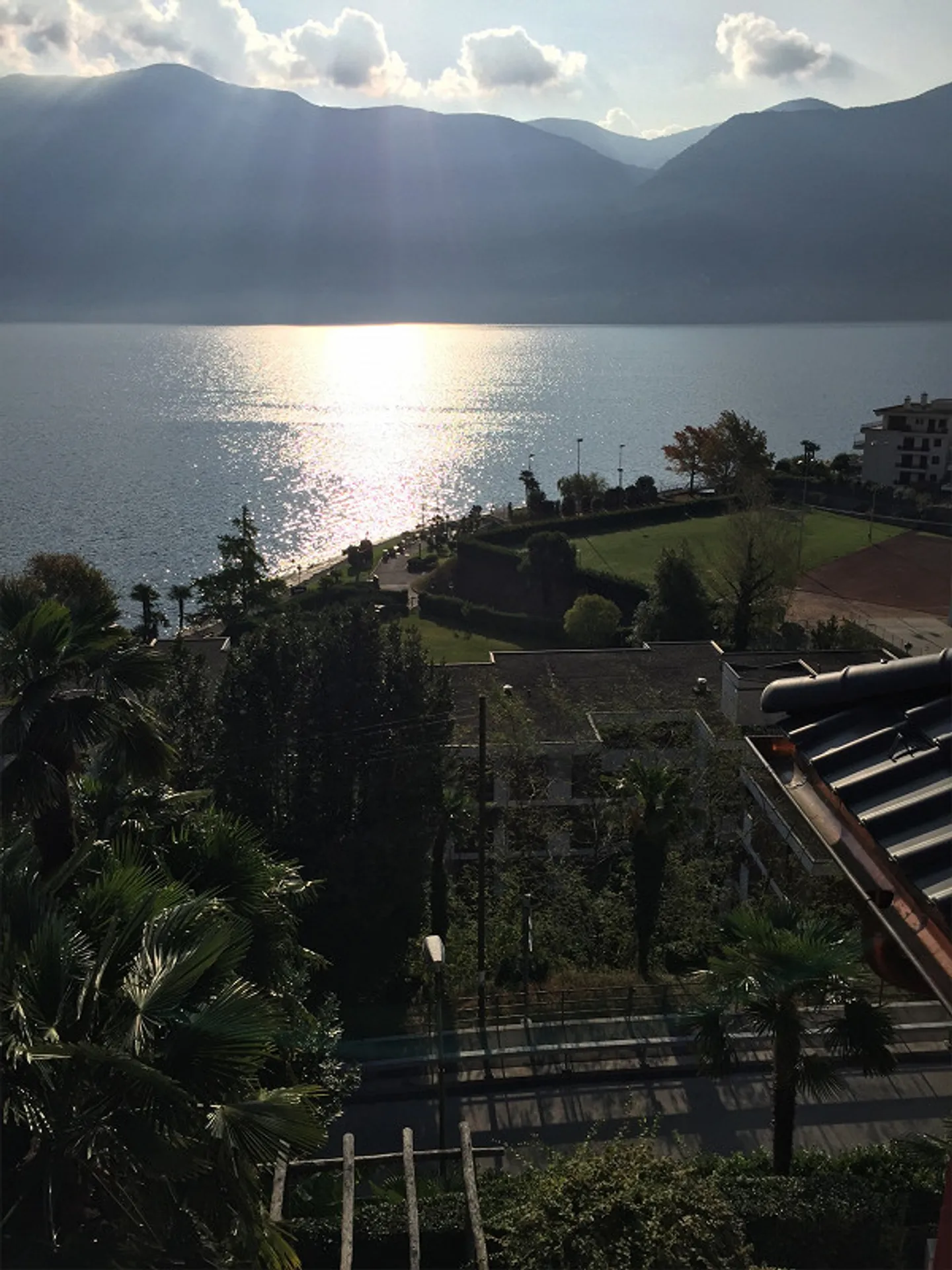 Brissago; 2.5 Dachwohnung mit Terrasse - Foto 4 von 16