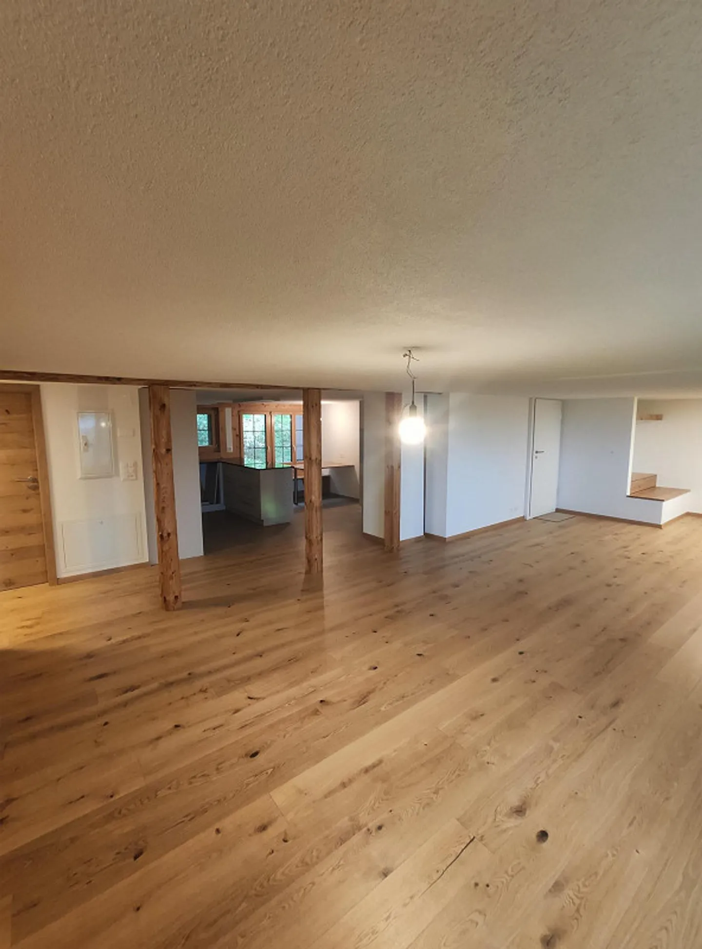 Sehr schön ausgebaute 4.5 Zimmer Wohnung an ruhiger Lage - Foto 3 von 14