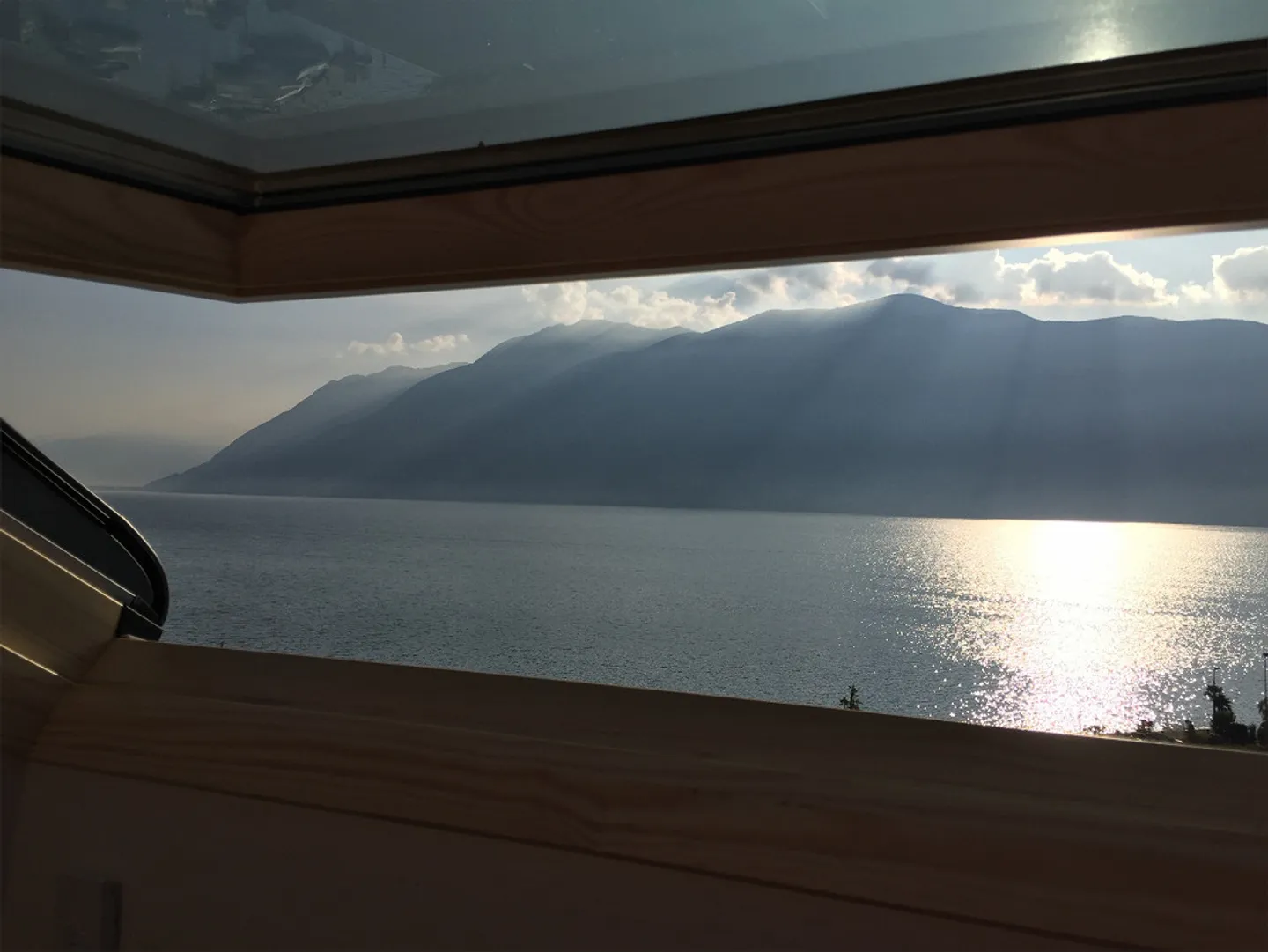 Brissago; 2.5 Dachwohnung mit Terrasse - Foto 8 von 16