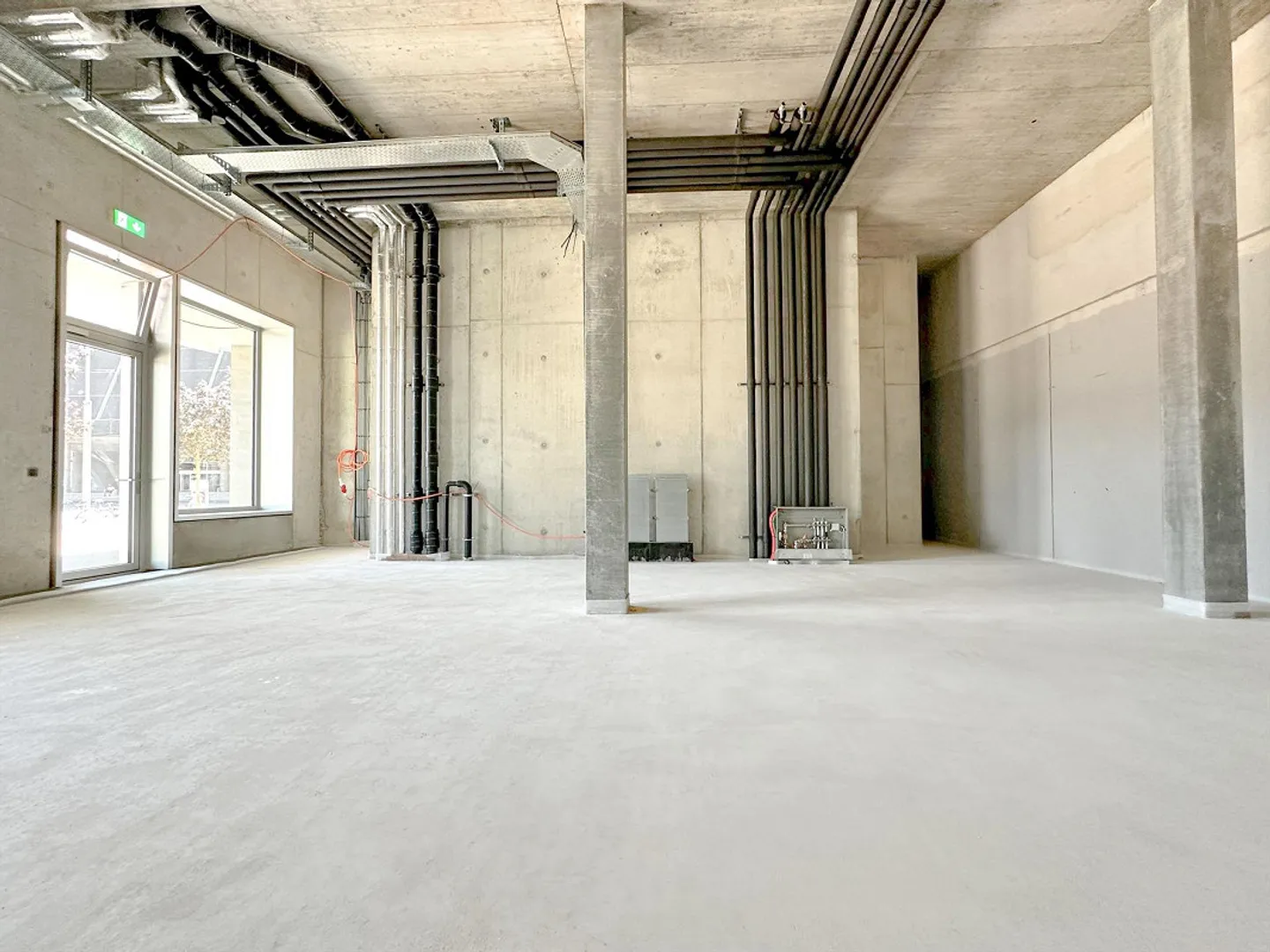 Your new business at the pulse of Biel - Photo 2 of 4