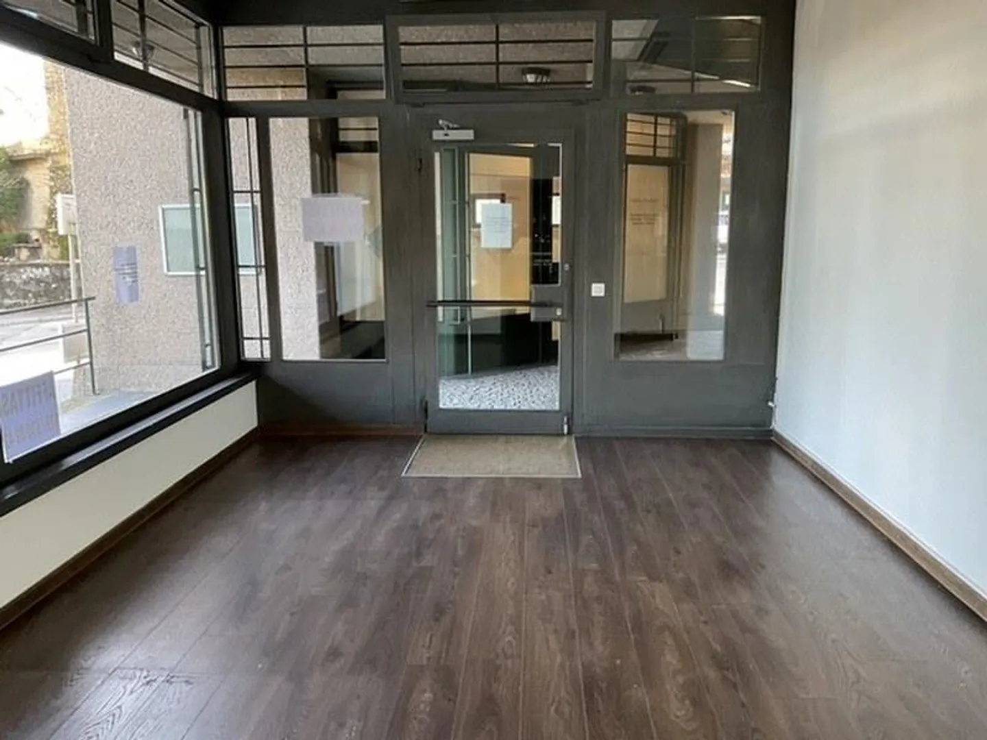 Spazio commerciale moderno a Breganzona - Foto 2 di 7