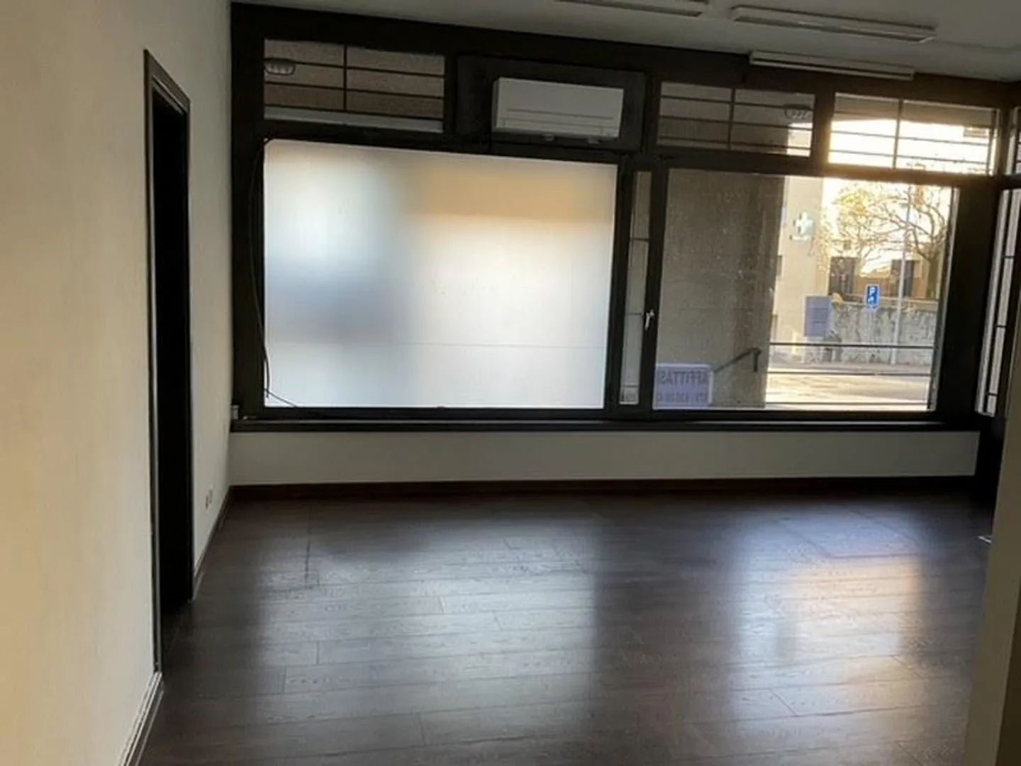 Spazio commerciale moderno a Breganzona - Foto 3 di 7