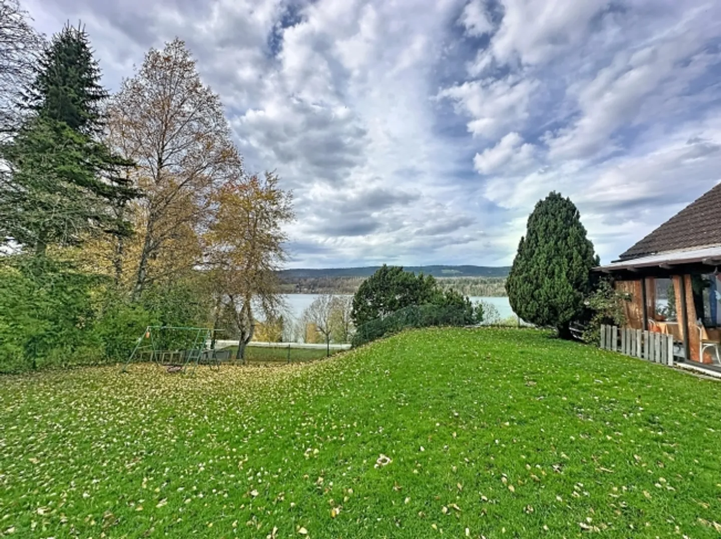 Einzelvilla mit Blick auf den See - Foto 13 von 14