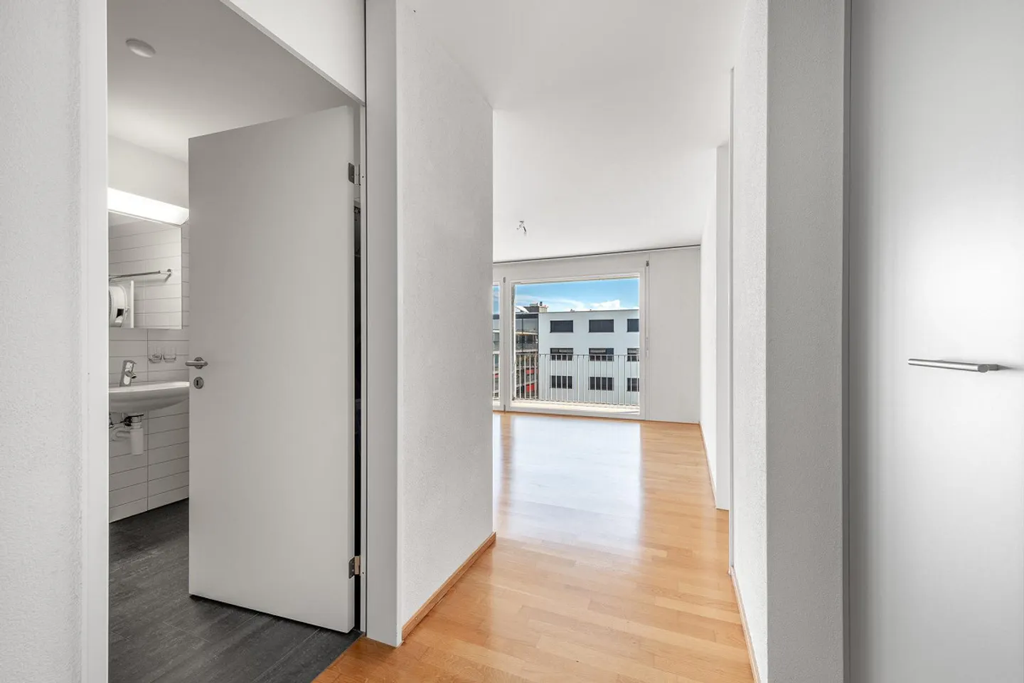 Zona residenziale centrale a Wetzikon! - Foto 1 di 12