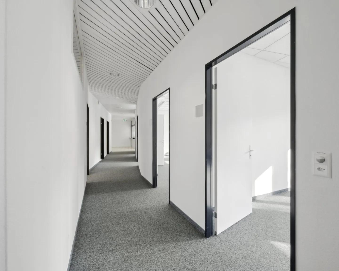 Bureau à louer - Photo 1 sur 5