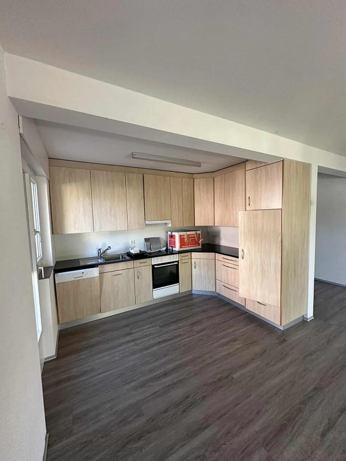 Ampio appartamento di 3,5 locali a Hünibach - Foto 1 di 13