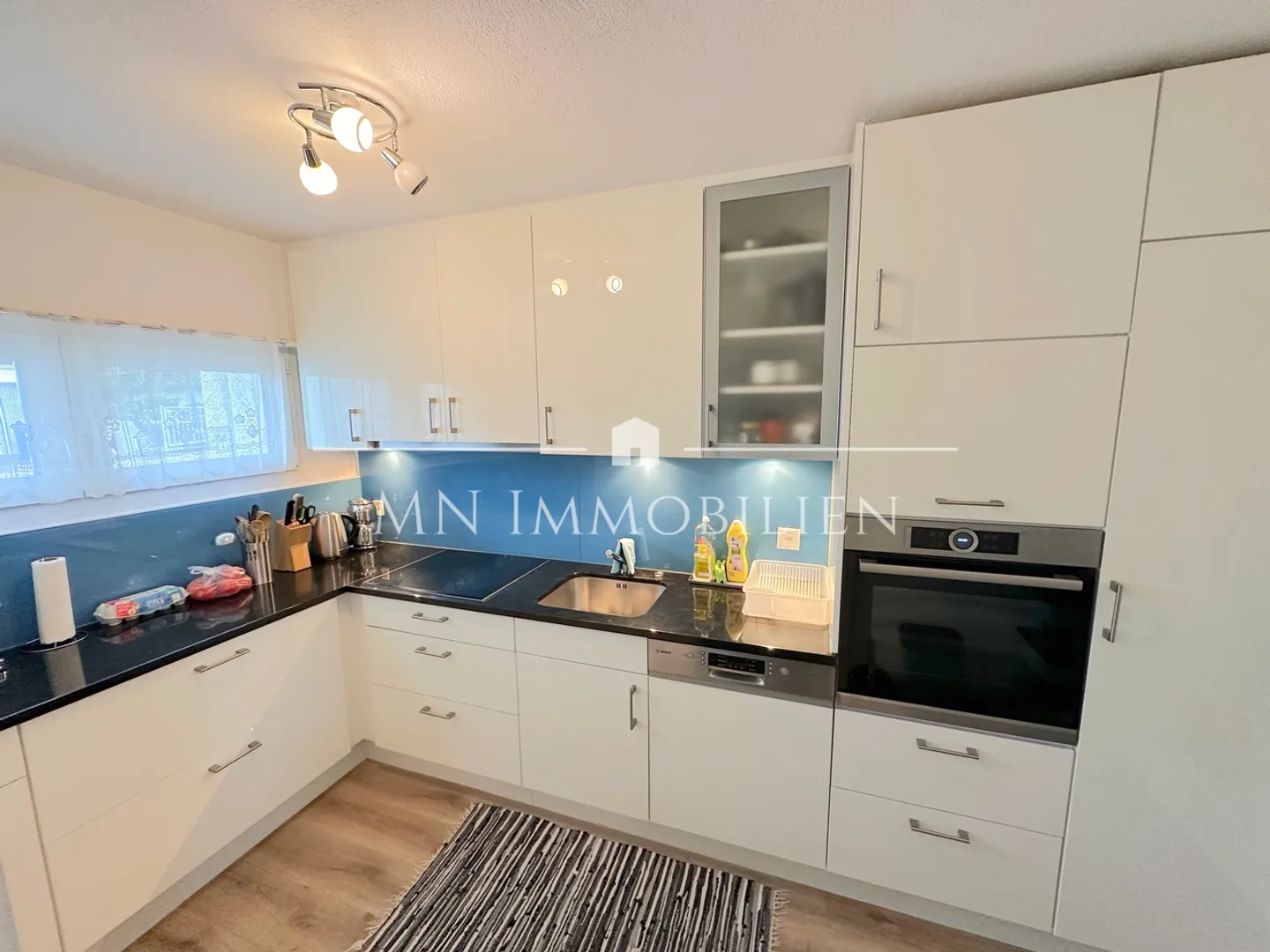 Beautiful 5.5 Room Corner Townhouse in a Quiet Location in Therwil - Photo 3 of 5