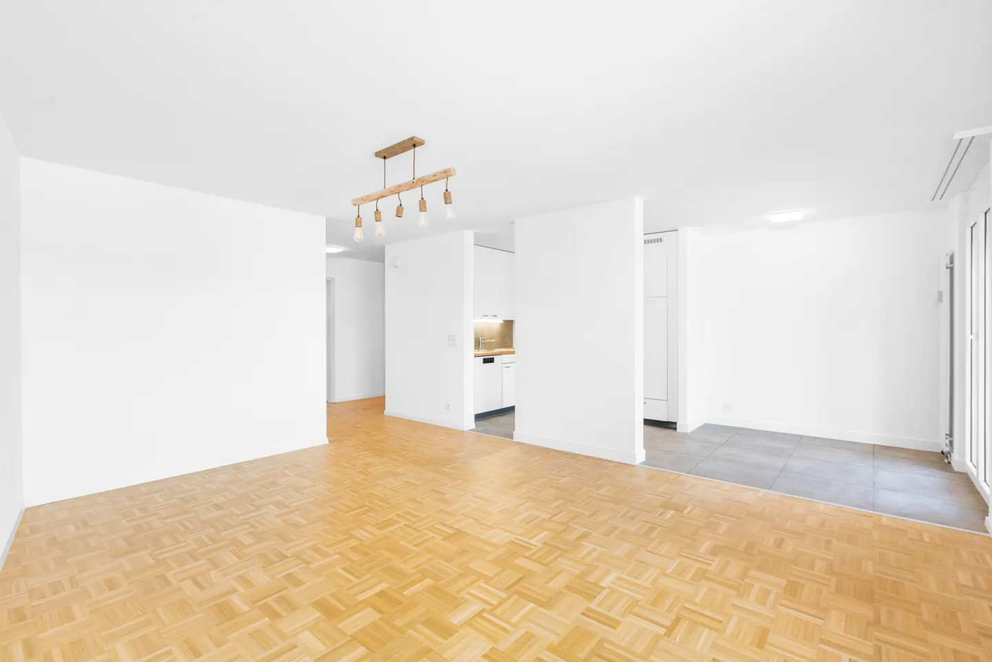 3-Zimmer-Wohnung mit Balkon und Parkplatz - Neyruz - Foto 1 von 8