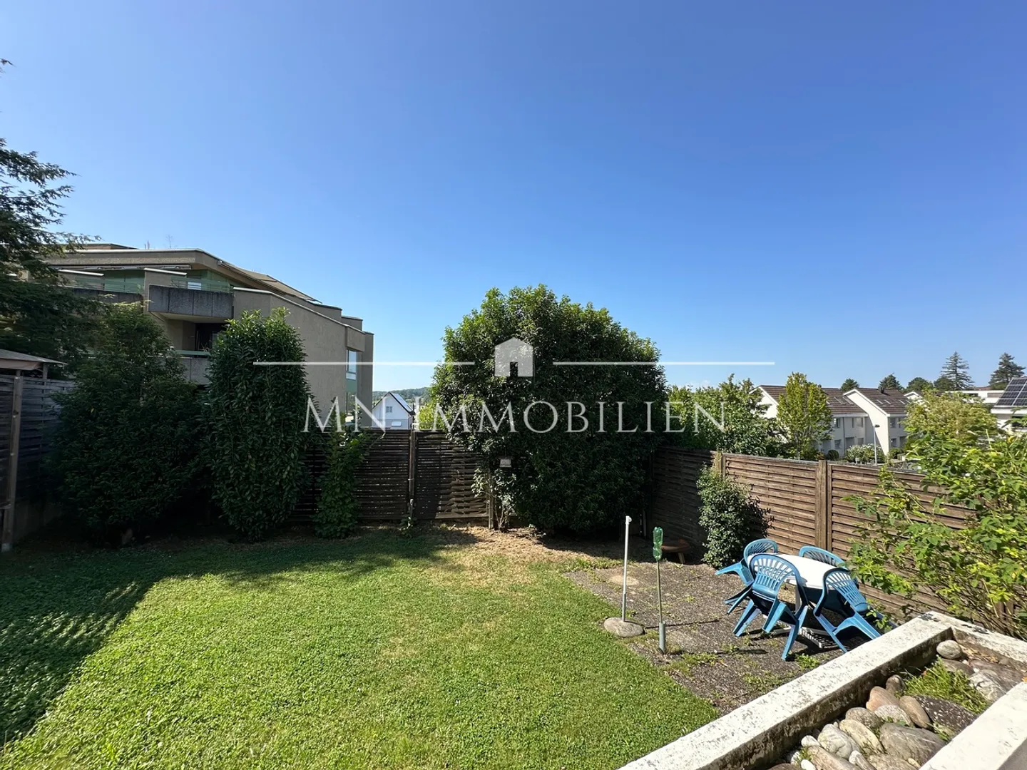 Beautiful 5.5 Room Corner Townhouse in a Quiet Location in Therwil - Photo 2 of 5